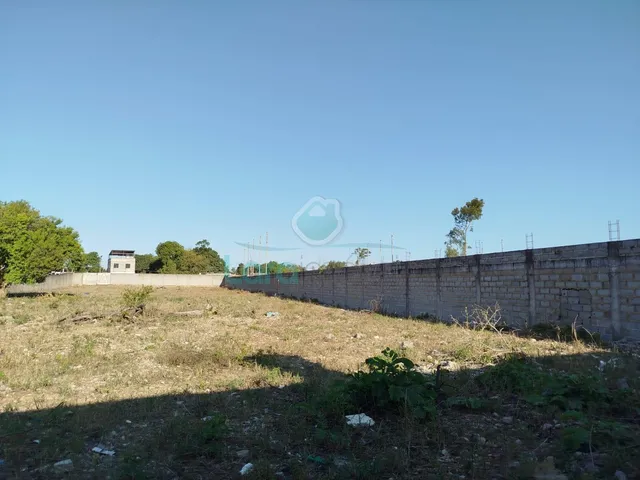 Imagem: O terreno possui 4.500m² de Área e está localizado em