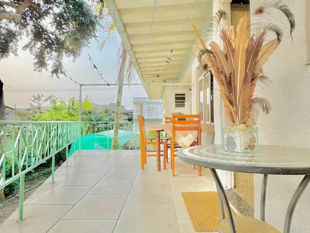 Imagem 4: Casa com 3 dormitórios, 2 vagas de garagem e piscina, no bairro São Vicente em Itajaí!