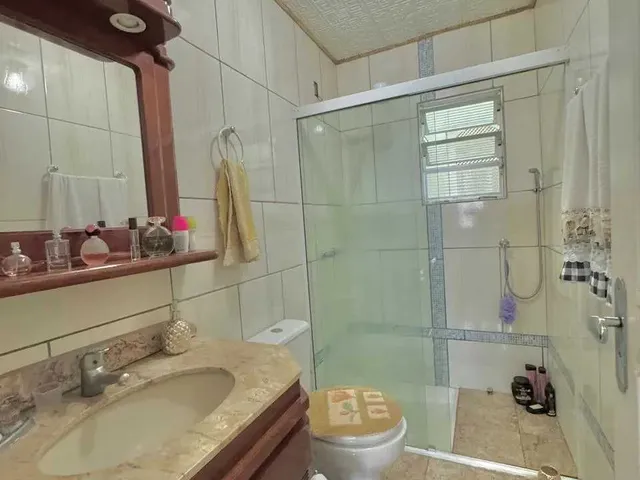 Imagem 2: Casa com 3 dormitórios, 2 vagas de garagem e piscina, no bairro São Vicente em Itajaí!