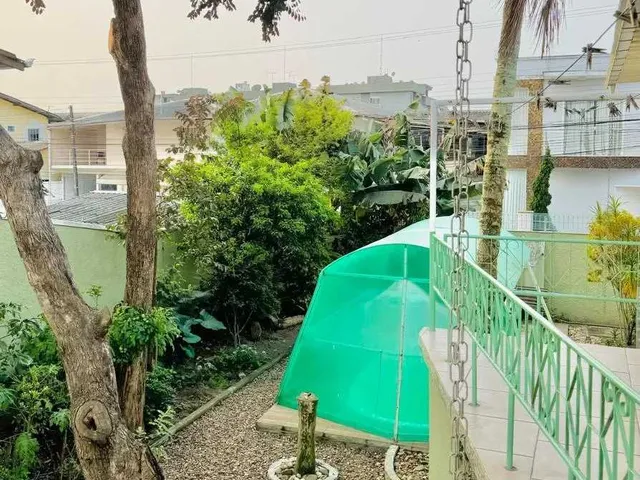 Imagem 5: Casa com 3 dormitórios, 2 vagas de garagem e piscina, no bairro São Vicente em Itajaí!