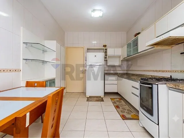 Imagem 3: Apartamento Espaçoso no Centro de Curitiba