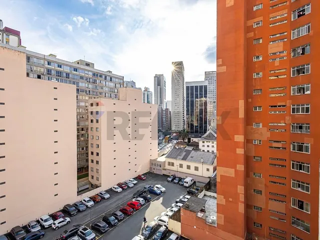 Imagem 4: Apartamento Espaçoso no Centro de Curitiba