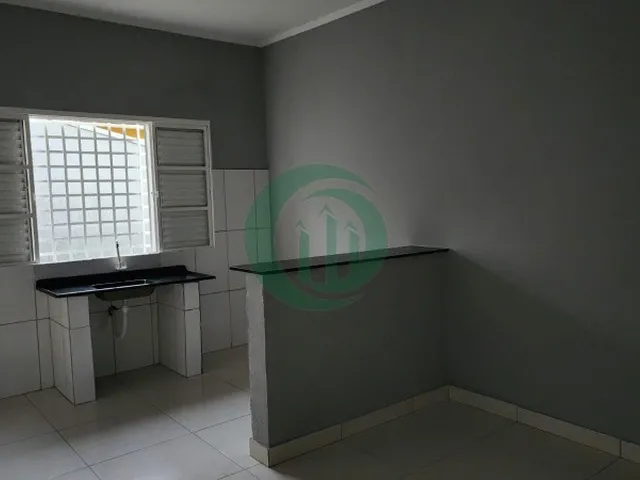 Imagem: A casa possui 4 Dormitórios, 5 Banheiros, 195m² de Área,