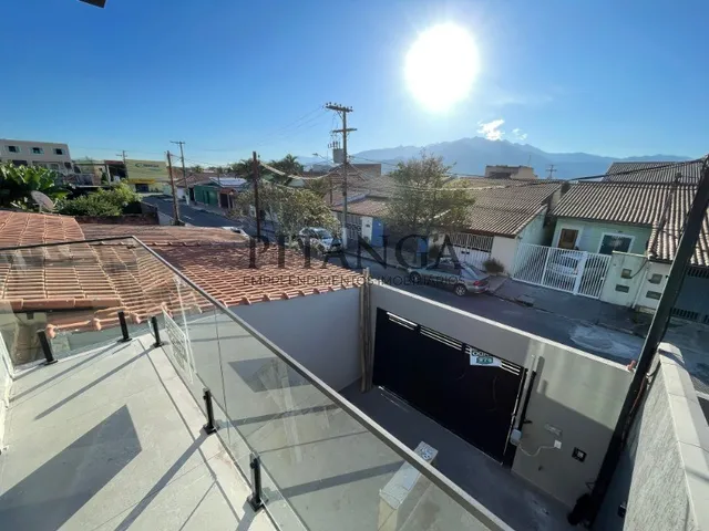 Imagem 4: Casa duplex na Morada da Montanha com 4 quartos sendo 1 suíte