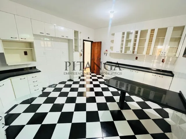 Imagem 12: Resende-RJ: Casa à Venda em Morada da Colina com 3 Quartos, 1 Suíte e 4 Vagas de