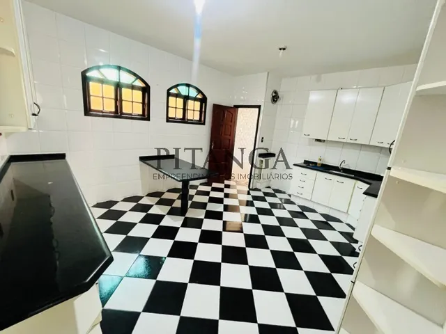 Imagem 6: Resende-RJ: Casa à Venda em Morada da Colina com 3 Quartos, 1 Suíte e 4 Vagas de