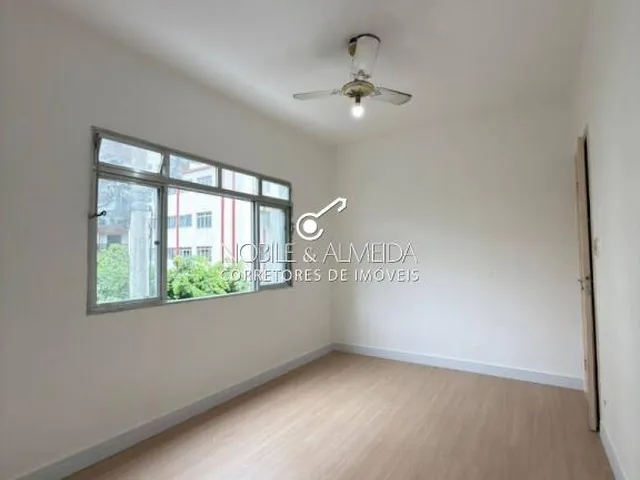 Imagem: O apartamento possui 2 Dormitórios, 1 Suíte, 2 Banheiros,