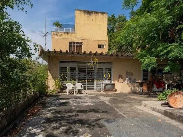Imagem 8: Casa com Vista Mar Espetacular na Estrada Fróes – Oportunidade Única para Retrofit ou
