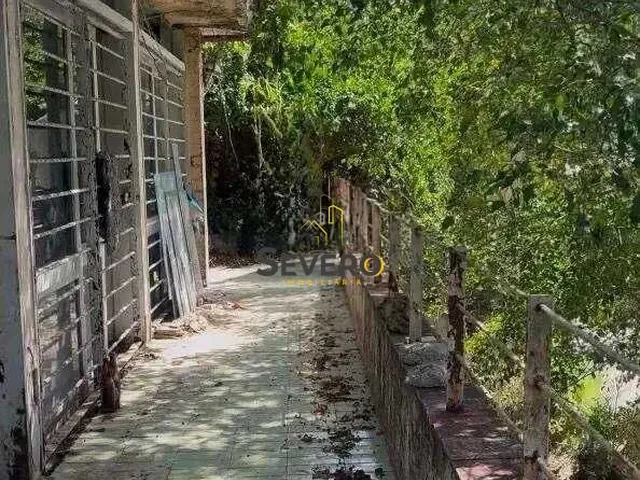 Imagem 7: Casa com Vista Mar Espetacular na Estrada Fróes – Oportunidade Única para Retrofit ou