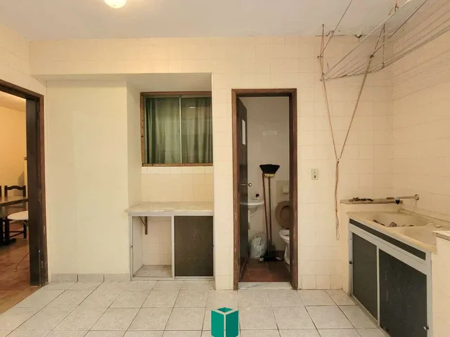 Imagem 4: Oportunidade ! Apto à venda 3 qtos/ 1 suíte , área lateral e 2 vagas de garagem na