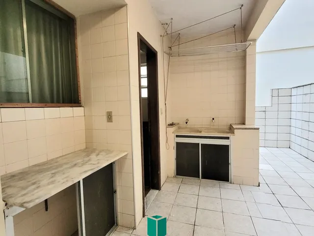 Imagem 3: Oportunidade ! Apto à venda 3 qtos/ 1 suíte , área lateral e 2 vagas de garagem na