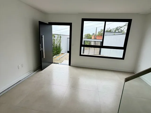 Imagem: Sobrado com terraço em Itajaí