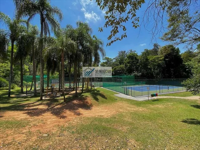 Imagem 4: Casa de Alto Padrão com Piscina, 3 Suítes e Área Gourmet À Venda no Condomínio Vila Verde