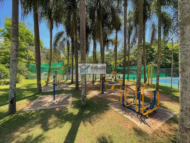 Imagem 5: Casa de Alto Padrão com Piscina, 3 Suítes e Área Gourmet À Venda no Condomínio Vila Verde
