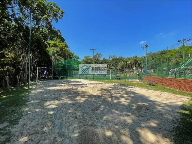 Imagem 8: Casa de Alto Padrão com Piscina, 3 Suítes e Área Gourmet À Venda no Condomínio Vila Verde