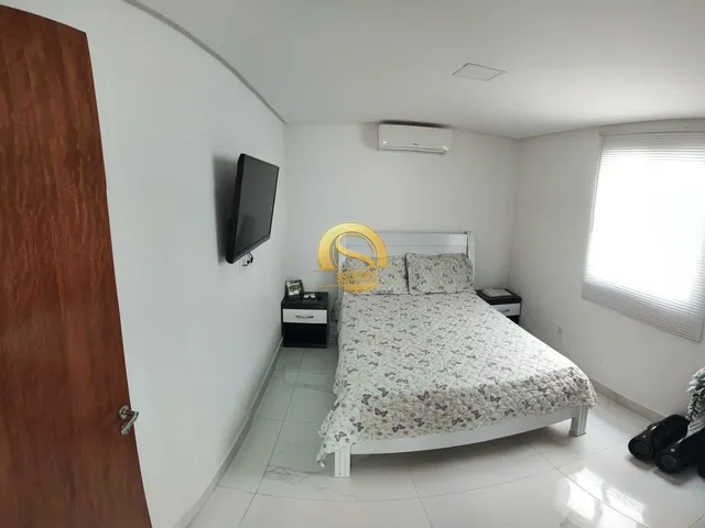 Imagem 3: Casa Mobiliada à venda com 4 qts em piscina em condomínio