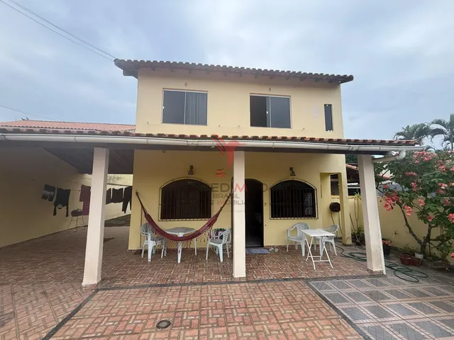 Imagem: Casa á venda com área externa, garagem