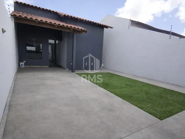 Imagem: A casa possui 1 Dormitório, 1 Suíte, 2 Banheiros, 2 Vagas