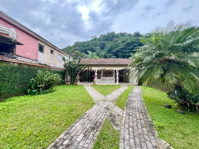 Imagem: Espaçosa Casa Isolada À Venda no Canto