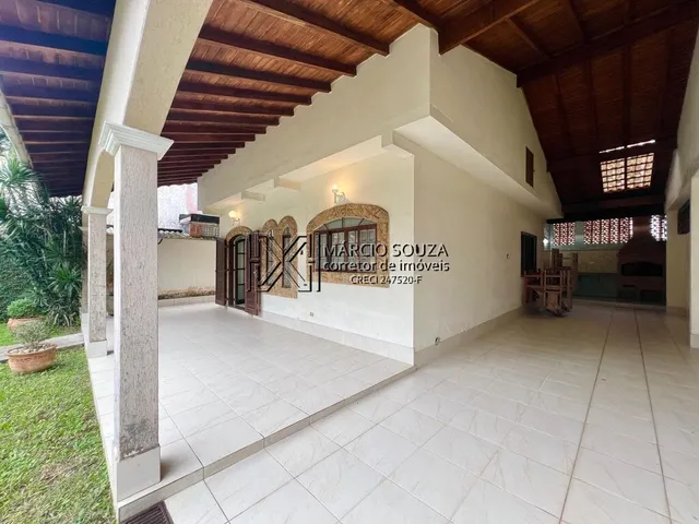 Imagem 4: Espaçosa Casa Isolada À Venda no Canto do Forte, Praia Grande - 2 Quartos