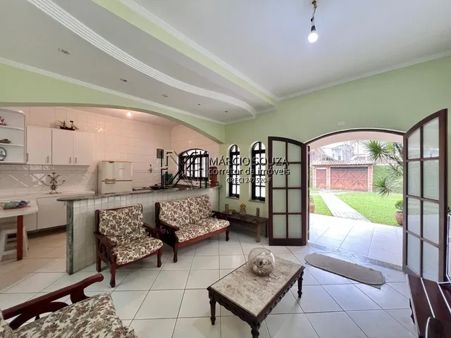 Imagem 9: Espaçosa Casa Isolada À Venda no Canto do Forte, Praia Grande - 2 Quartos