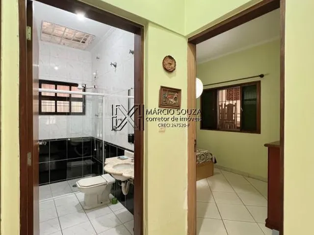 Imagem 14: Espaçosa Casa Isolada À Venda no Canto do Forte, Praia Grande - 2 Quartos