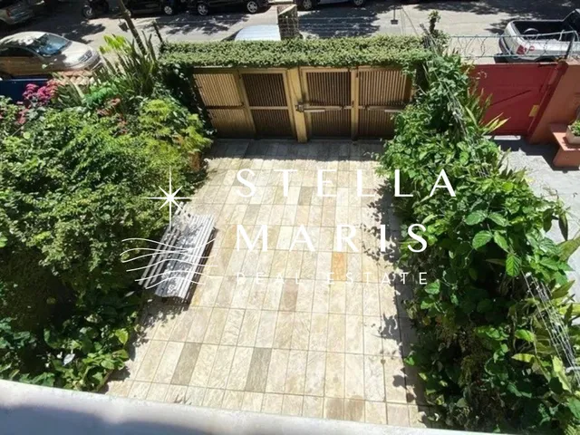 Imagem: Baixo Gávea, Rua das Acácias, casa duplex