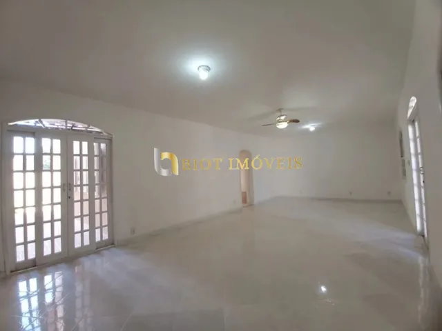 Imagem 11: Imperdível! Casa à venda em Piratininga, Niterói-RJ: 2 quartos, 1 suíte, 2 banheiros