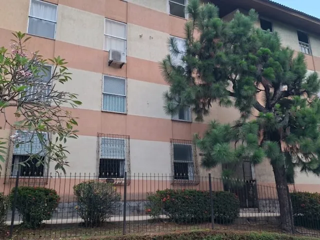 Imagem 3: Apartamento Amplo e Iluminado à Venda em Salvador-BA, Jardim Apipema. Espaço e Conforto