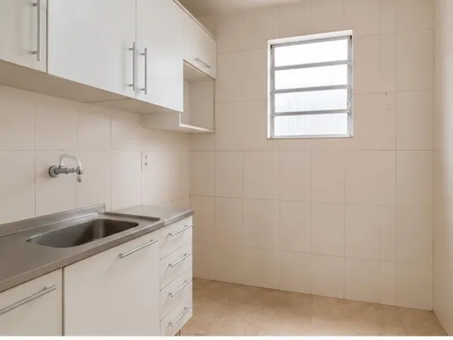 Imagem 8: Apartamento Amplo e Iluminado à Venda em Salvador-BA, Jardim Apipema. Espaço e Conforto