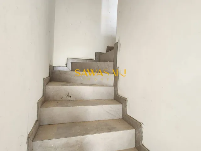 Imagem 4: Sobrado de Esquina com Terreno no Guabirotuba