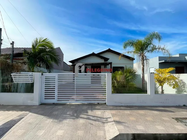Imagem: A casa possui 1 Dormitório, 1 Banheiro, 1 Vaga na garagem,