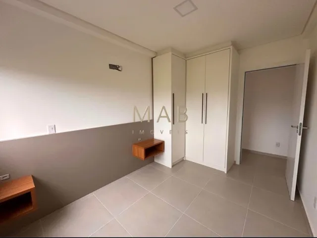 Imagem 8: Apartamento à Venda, SEMIMOBILIADO, 2 dormitórios sendo 1 suíte, localizado na praia