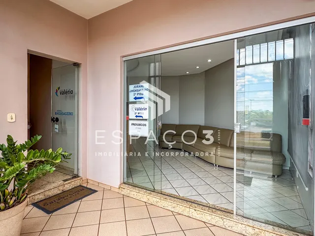 Imagem 10: Sala comercial frente a BR 277 já com divisórias internas, bairro São Cristóvão