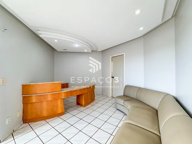 Imagem 2: Sala comercial frente a BR 277 já com divisórias internas, bairro São Cristóvão