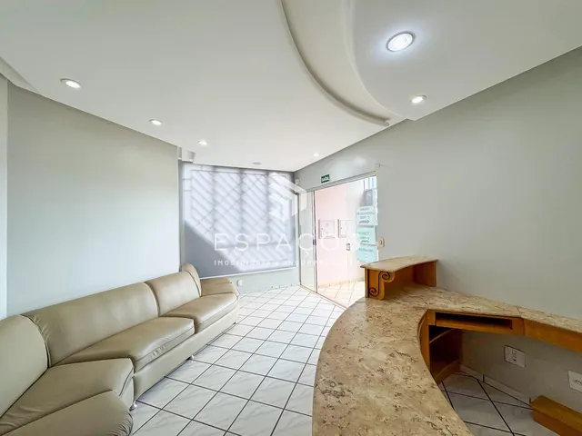 Imagem 3: Sala comercial frente a BR 277 já com divisórias internas, bairro São Cristóvão