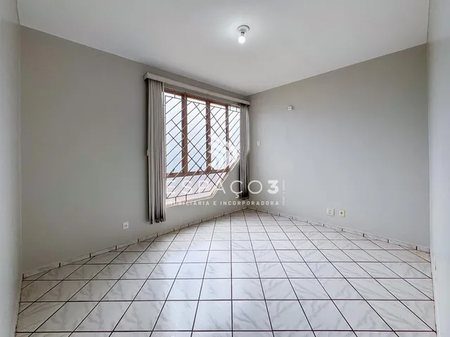 Imagem 8: Sala comercial frente a BR 277 já com divisórias internas, bairro São Cristóvão