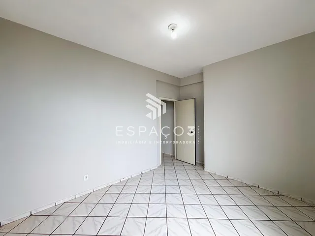 Imagem 9: Sala comercial frente a BR 277 já com divisórias internas, bairro São Cristóvão