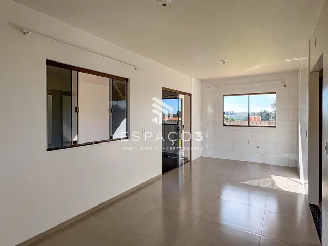 Imagem 3: Casa em laje, suíte, quarto, garagem com churrasqueira para locação B. Nazaré