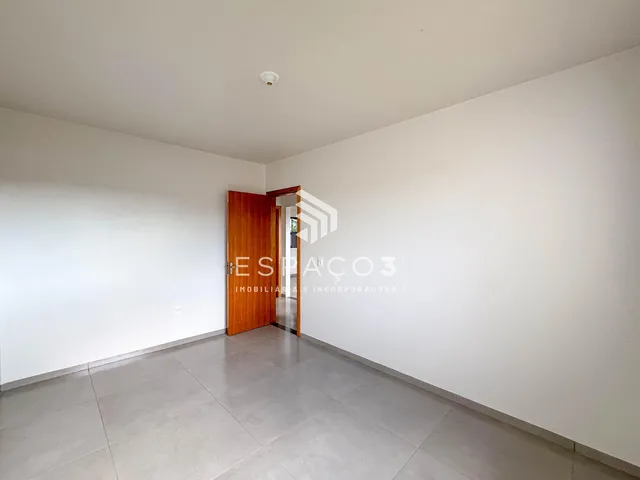 Imagem 8: Casa em laje, suíte, quarto, garagem com churrasqueira para locação B. Nazaré