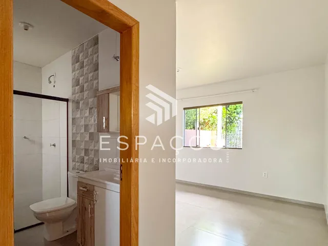 Imagem 9: Casa em laje, suíte, quarto, garagem com churrasqueira para locação B. Nazaré
