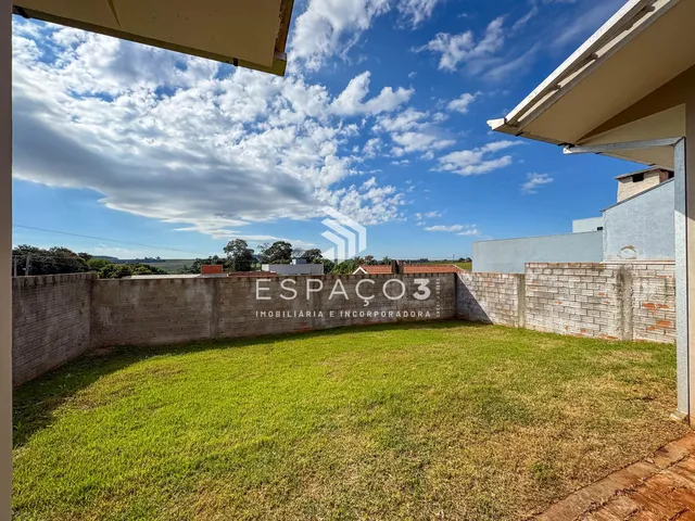 Imagem 14: Casa em laje, suíte, quarto, garagem com churrasqueira para locação B. Nazaré