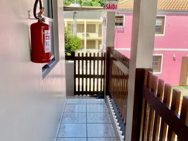 Imagem 2: Imperdível Residencial à Venda em Garopaba-SC no Centro Histórico: 10 Quartos, 2