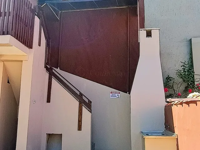 Imagem 8: Imperdível Residencial à Venda em Garopaba-SC no Centro Histórico: 10 Quartos, 2