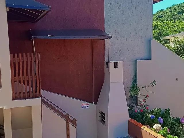 Imagem 4: Imperdível Residencial à Venda em Garopaba-SC no Centro Histórico: 10 Quartos, 2