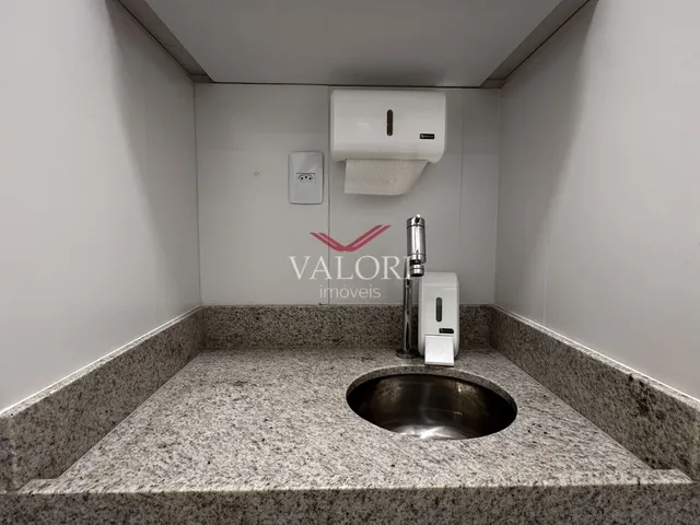 Imagem 2: Sala comercial com recepção e uma sala para atendimento