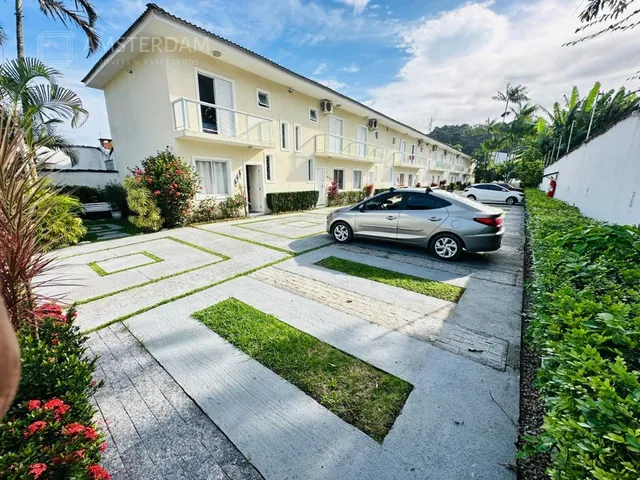 Imagem: A casa em condomínio possui 3 Dormitórios, 2 Suítes, 3