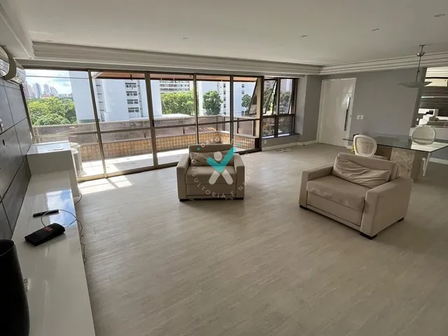 Imagem: O apartamento possui 4 Dormitórios, 2 Suítes, 2 Vagas na