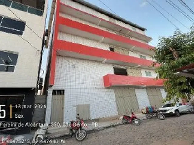 Imagem: A loja possui 4 Banheiros, 1.338m² de Área, 276m² de