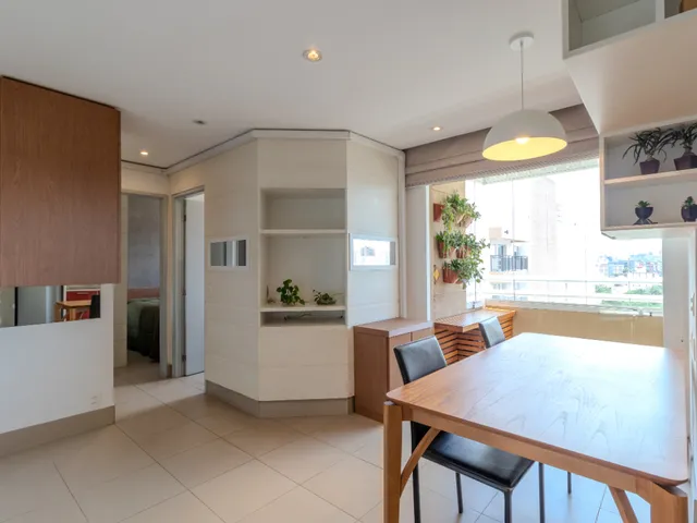 Imagem: O apartamento possui 2 Dormitórios, 1 Banheiro, 1 Vaga na